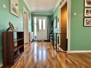 Entrance Hallway- click for photo gallery